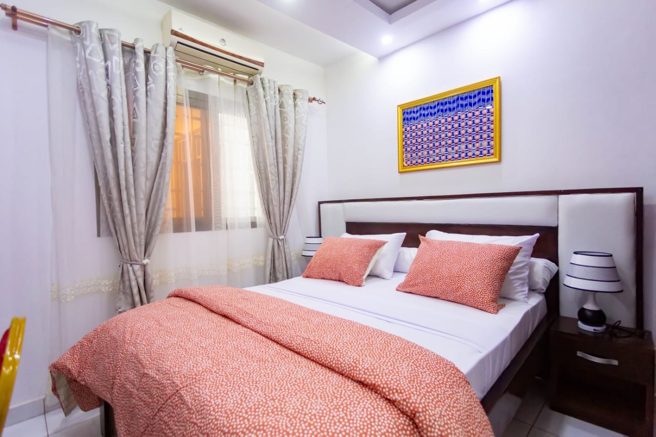 Villa meublée à angré Star 6 juste derrière la pharmacie les allés