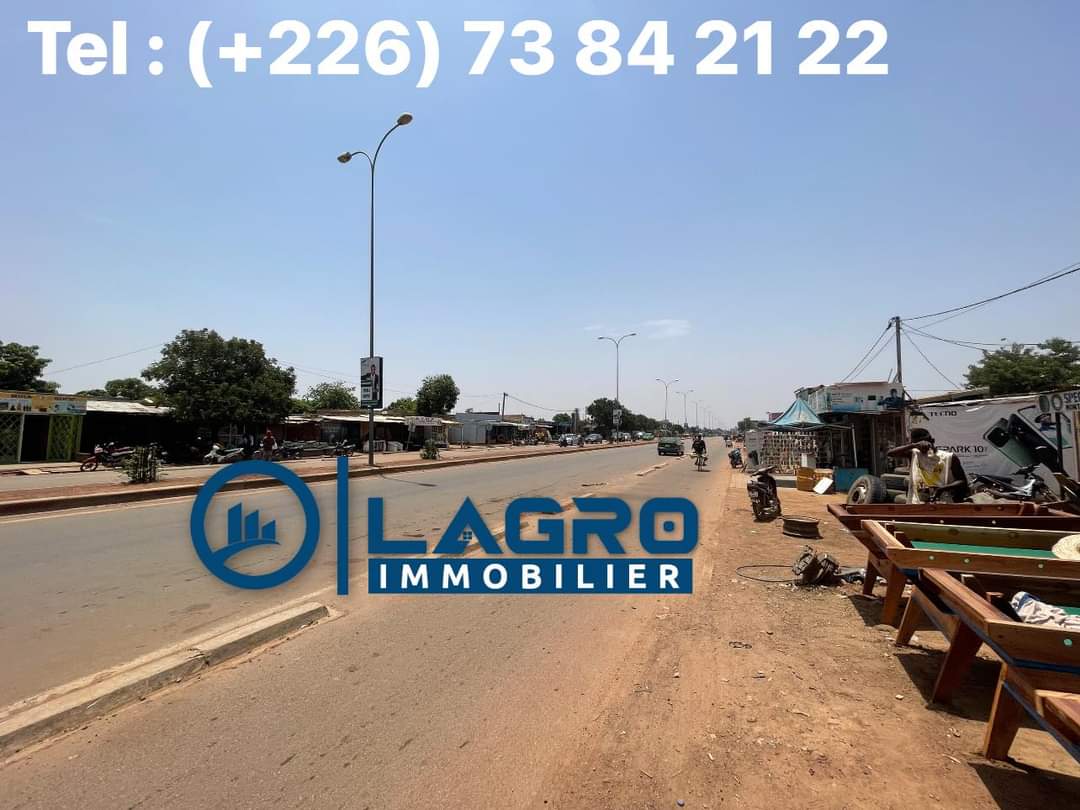 Parcelle de 400m2 derrière le mur de l'aéroport de Ouagadougou