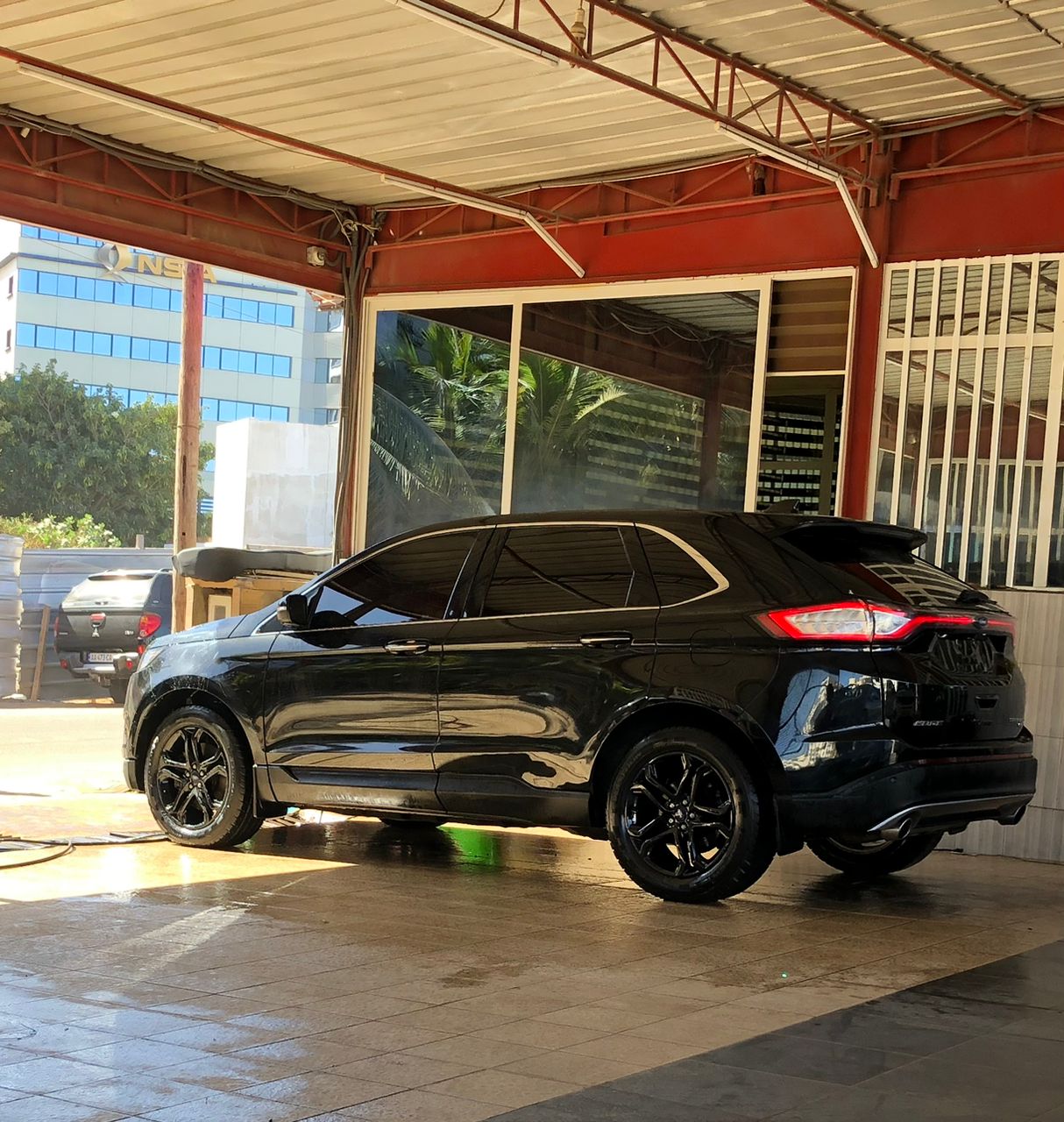 Ford edge titanium essence année 2017 à vendre prix 11.500.000f N''765318604