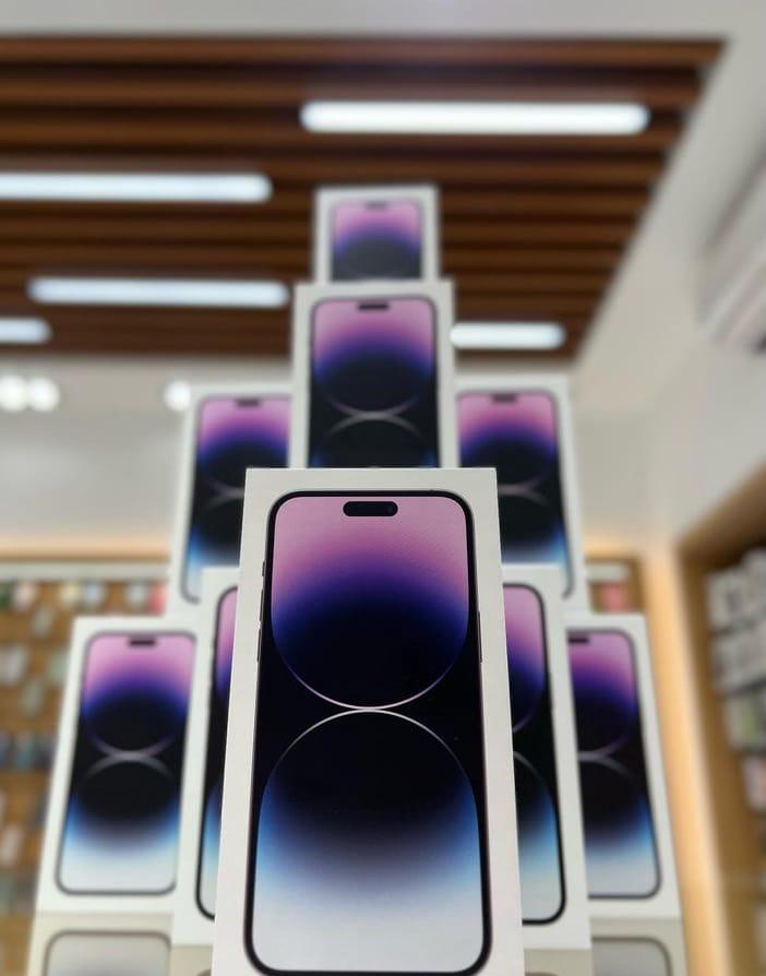 Apple iPhone 14 Pro Max - 256GB/ 512GB Unlocked (New & Sealed)