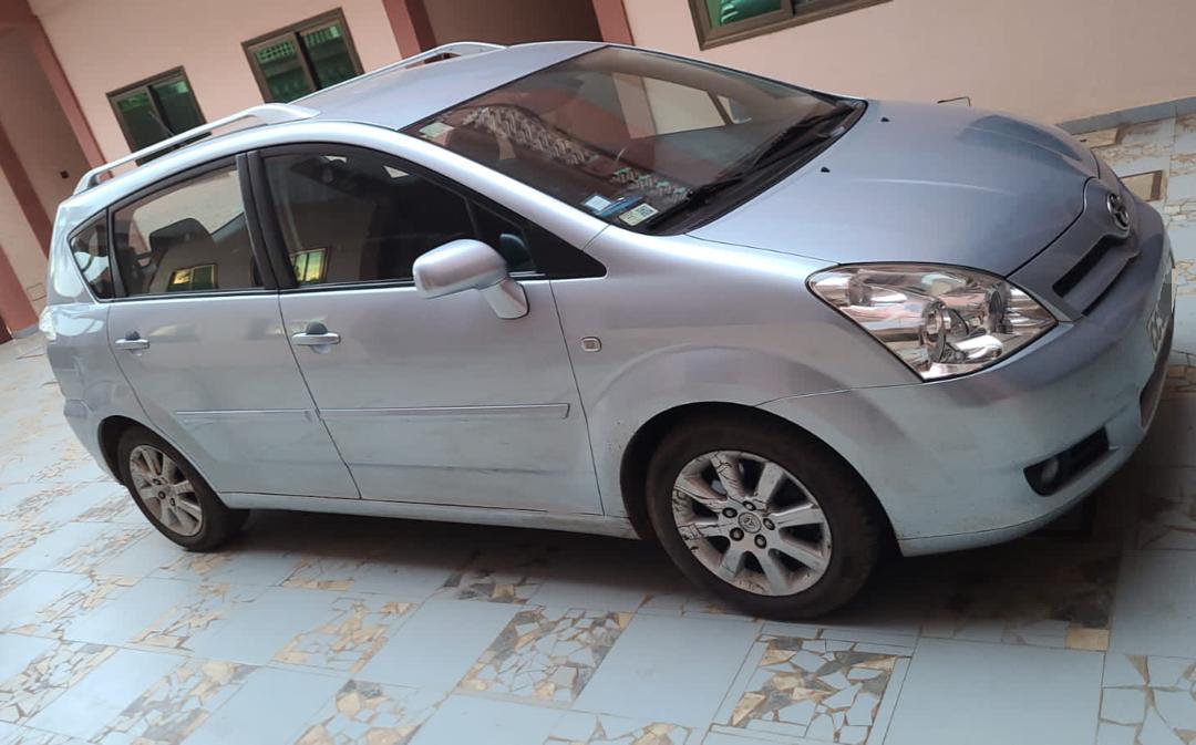 TOYOTA COROLLA VERSO 2007