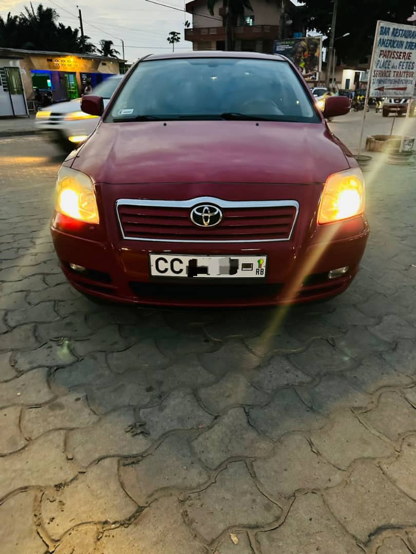 TOYOTA AVENSIS PAPA 2004