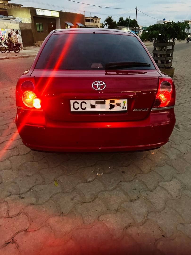 TOYOTA AVENSIS PAPA 2004