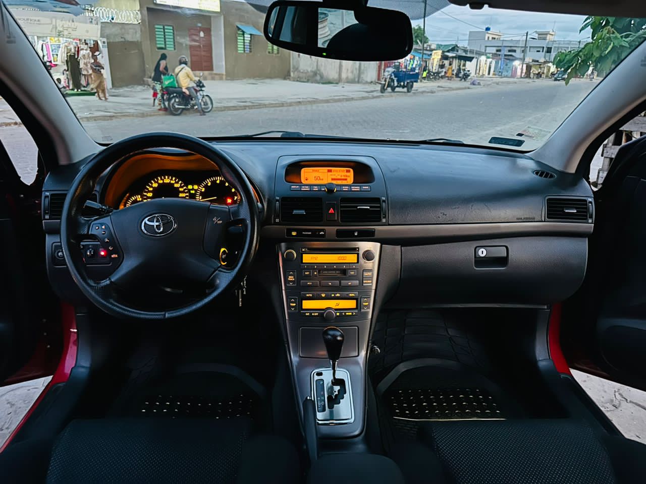 TOYOTA AVENSIS PAPA 2004