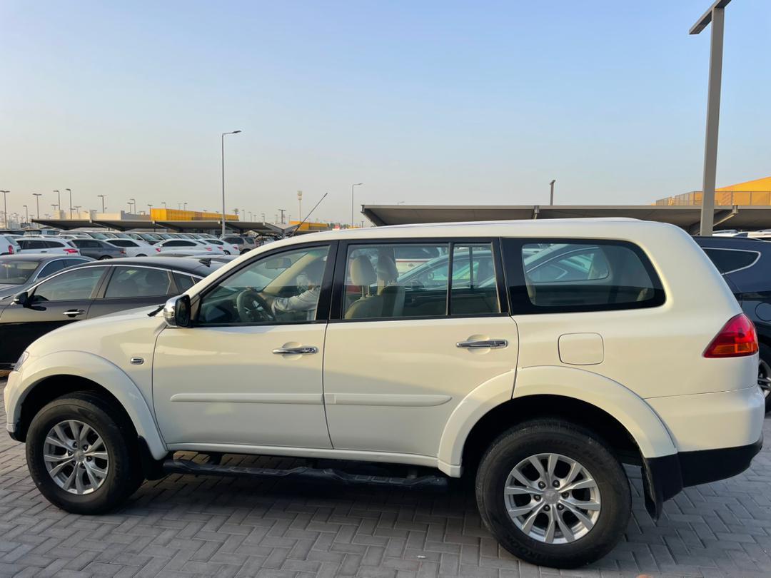 MITSUBISHI PAJERO SPORT2014