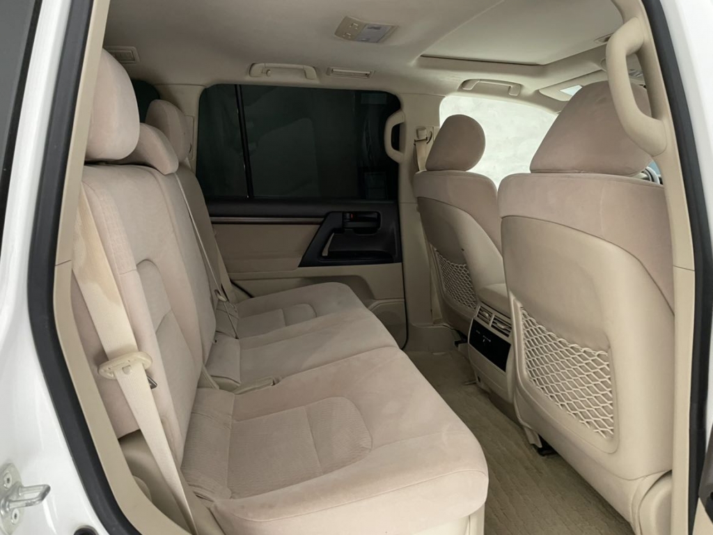 Toyota Land Cruiser GXR - 4.0L - V6 - GCC SPECS