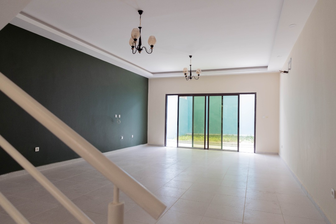 VENTE D’UNE VILLA DUPLEX DE 4 PIÈCES À BINGERVILLE - CITÉ S3I.