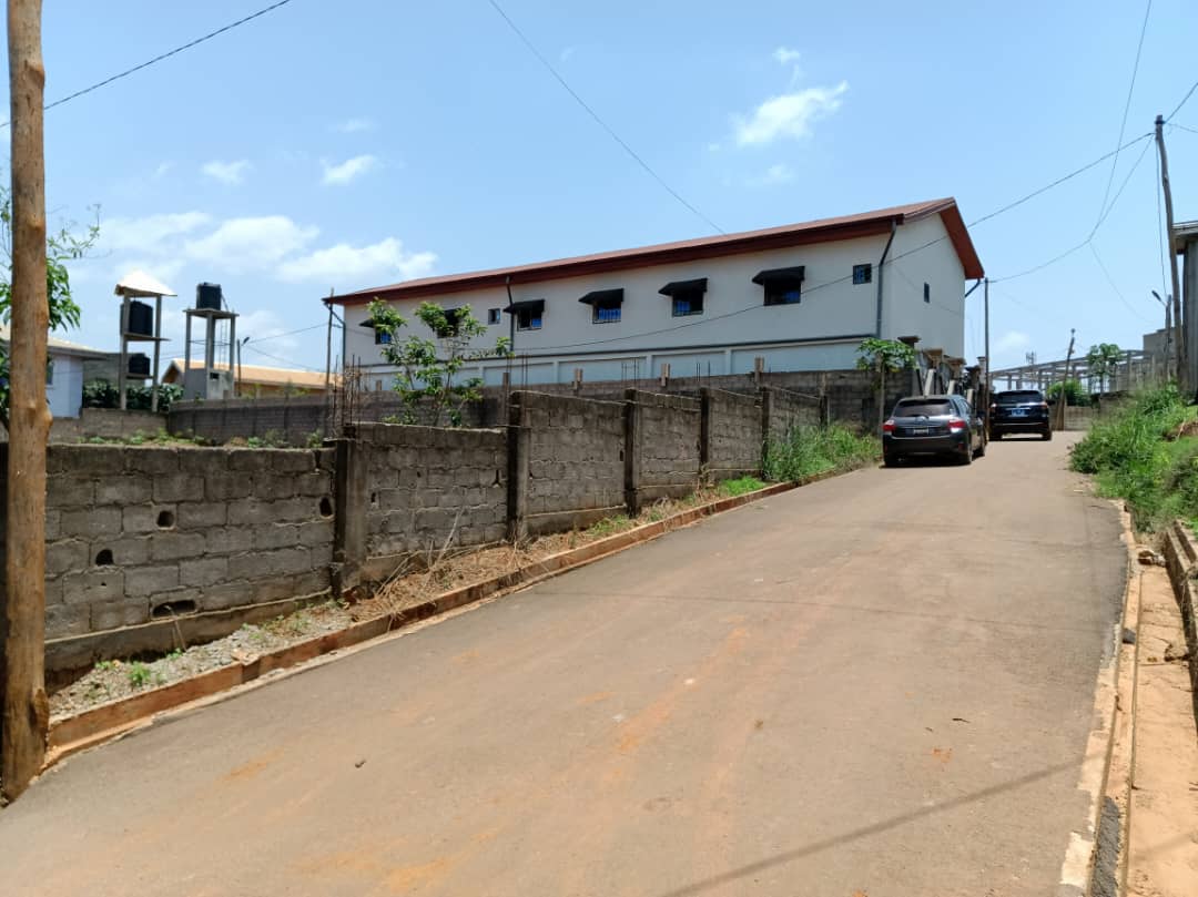 magnifique terrain plat à vendre à happy odza