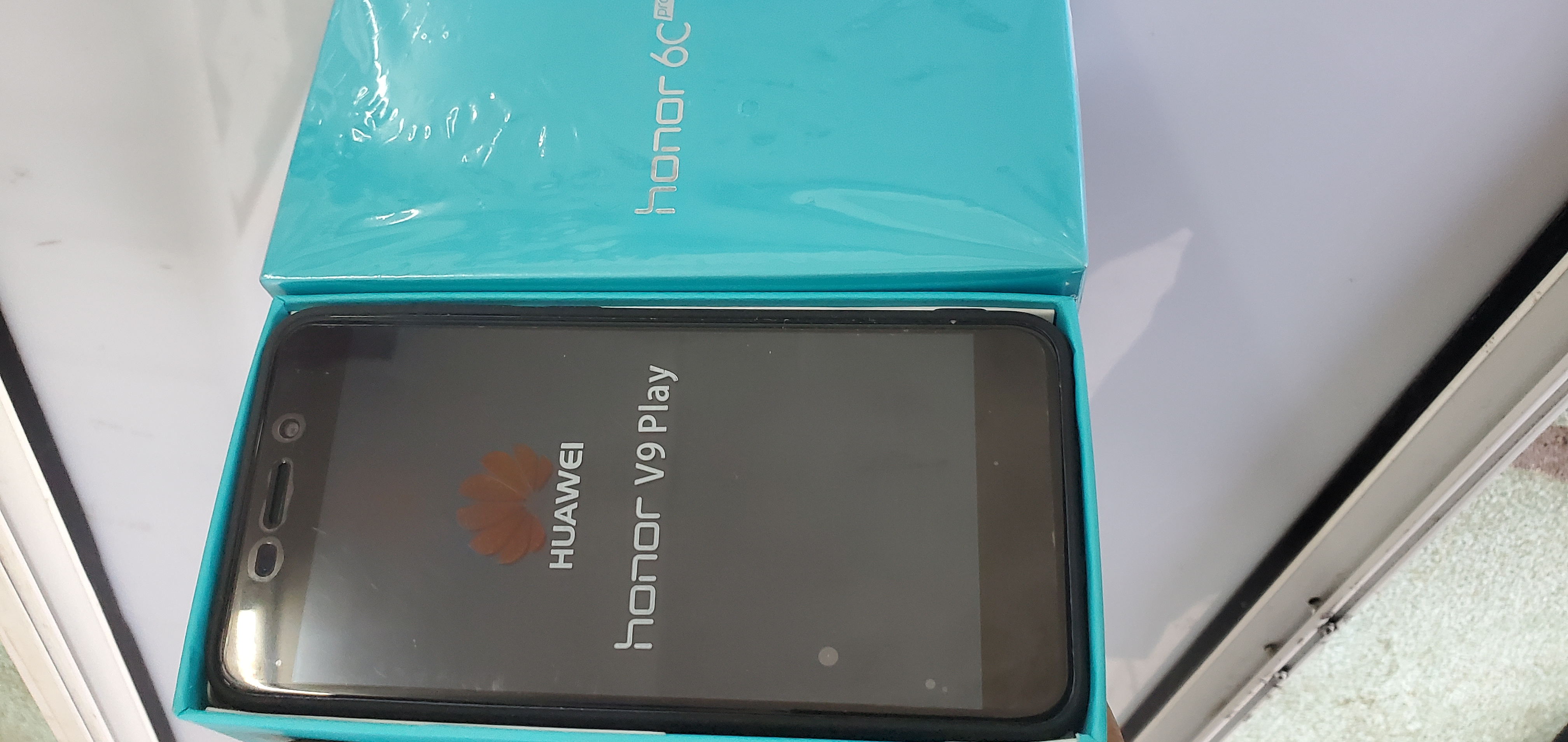 L'Honor V9 Play en Solde scelle avec pochette