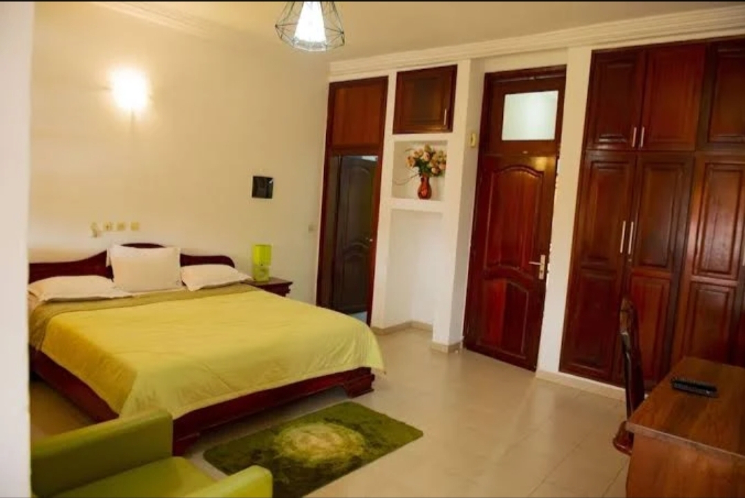 Hôtel à vendre situé à cocody Riviera palmeraie