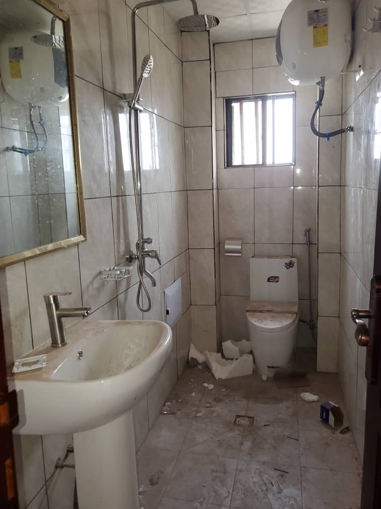 Appartement haute standing a louer dans les environs de bali avec ascenseur et groupe électrogène