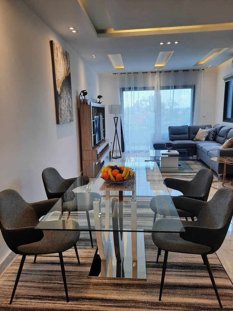 LOCATION: APPARTEMENT MEUBLE - DANGA / COCODY