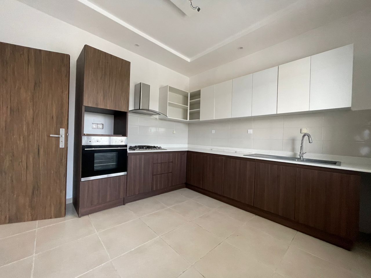 LOCATION: PENTHOUSE - RIVIERA 4 / COCODY