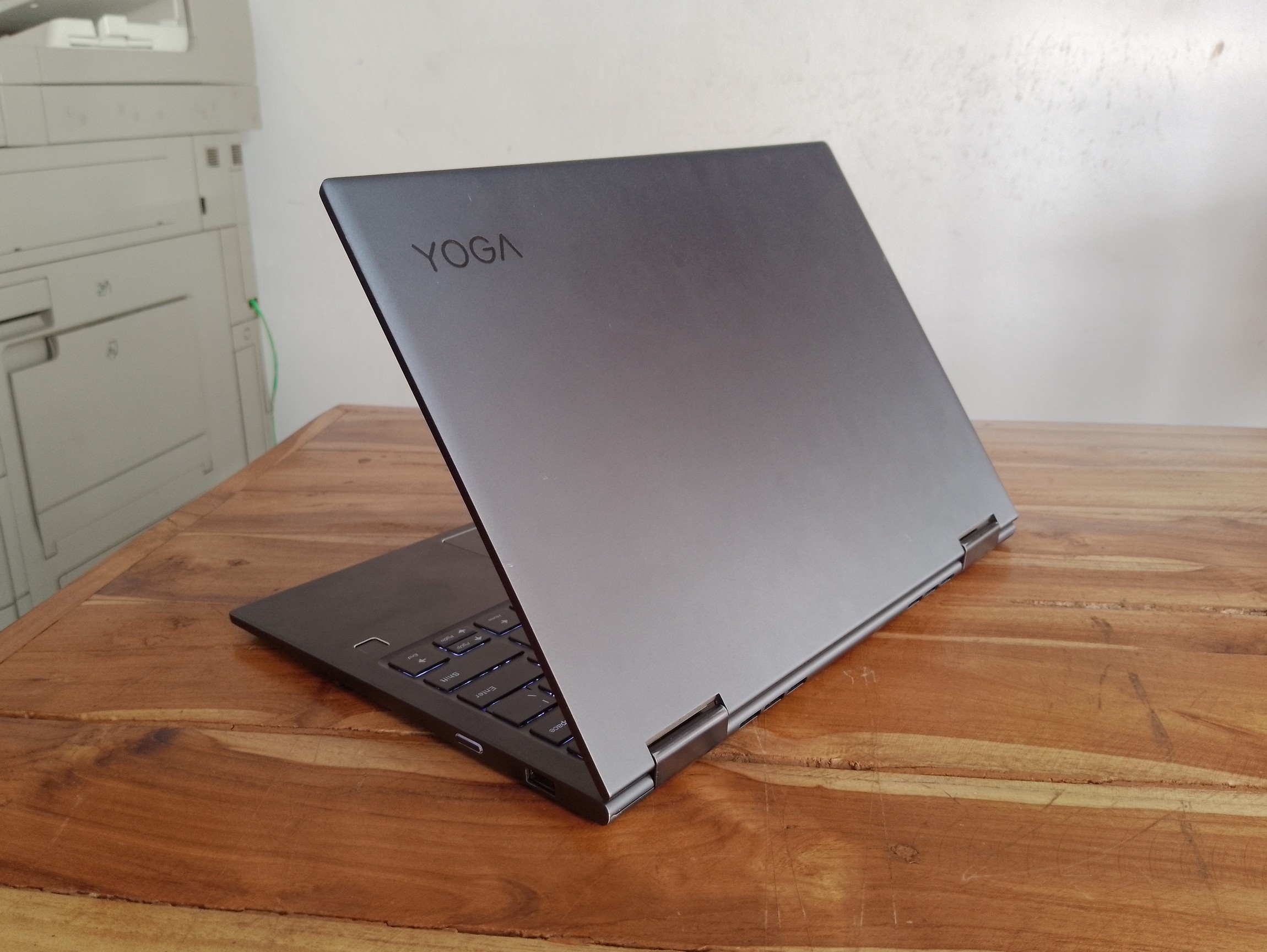 PC LENOVO Yoga Core i5 8ème génération (pliable à 360°)