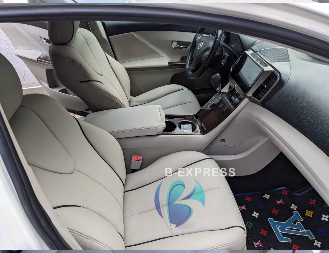 TOYOTA VENZA à louer