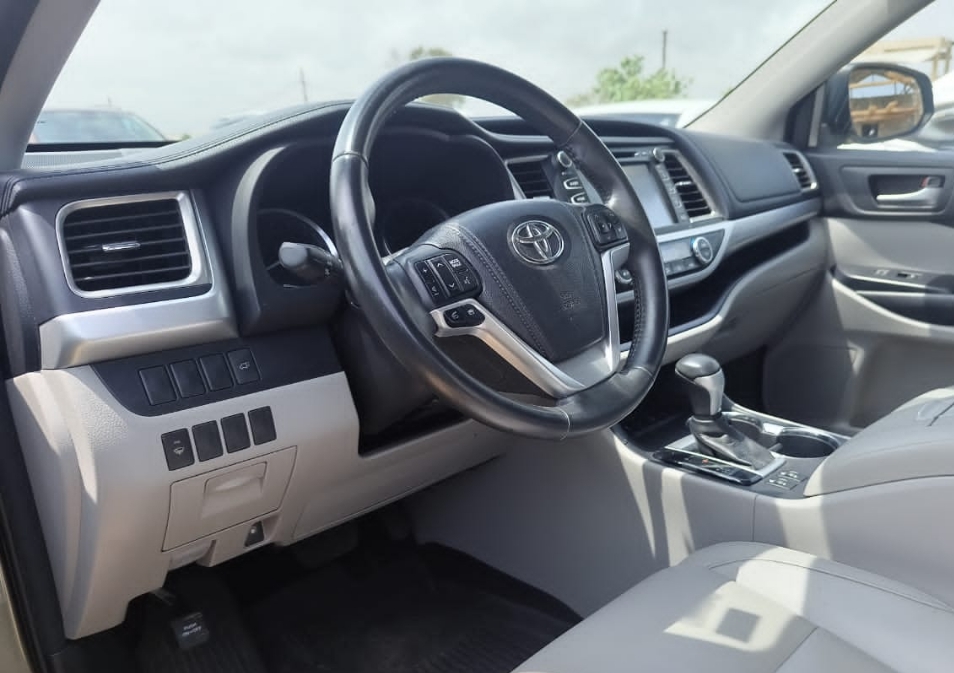 Toyota Highlander année 2015démarre start top