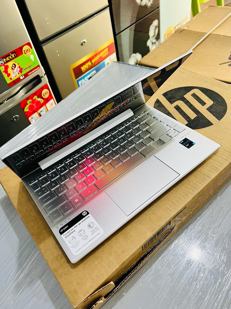 Hp ENVY 13-ba1093cl | Core i5 | SSD 512gb-RAM 16gb | 2.42ghz | Ecran 13.3" tactile-Clavier lumineux