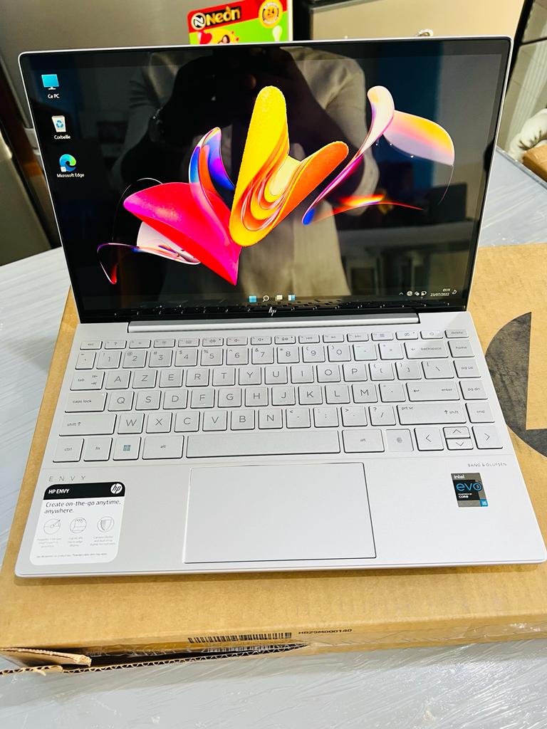 Hp ENVY 13-ba1093cl | Core i5 | SSD 512gb-RAM 16gb | 2.42ghz | Ecran 13.3" tactile-Clavier lumineux