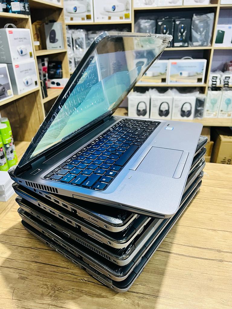 Hp15 probook 650g2 | Core i5 DD 500g - Ram 4gb | Clavier lumineux | Port sim et port type C Hp15 probook 650g2 | Core i5 DD 500g - Ram 4gb | Clavier lumineux | Port sim et port type C