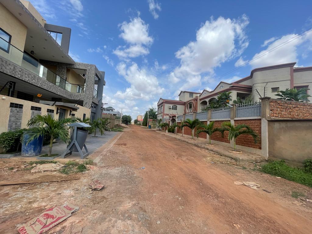 Rare parcelle de 400m2 à Ouaga 2000 Zone C à droite de la RN5 juste après la trame d'accueil Rare parcelle de 400m2 à Ouaga 2000 Zone C à droite de la RN5 juste après la trame d'accueil