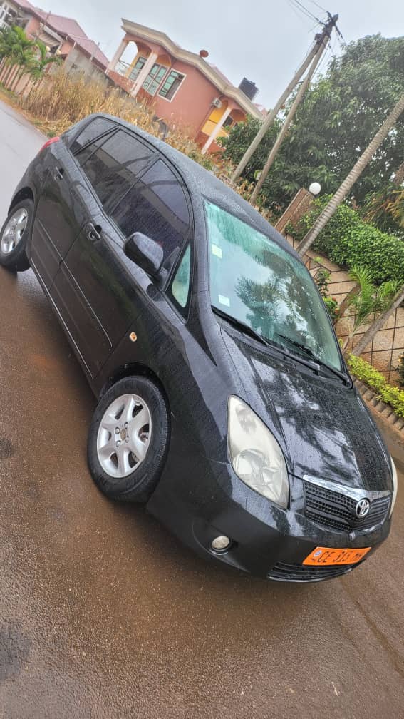 Toyota corolla verso 5places essence