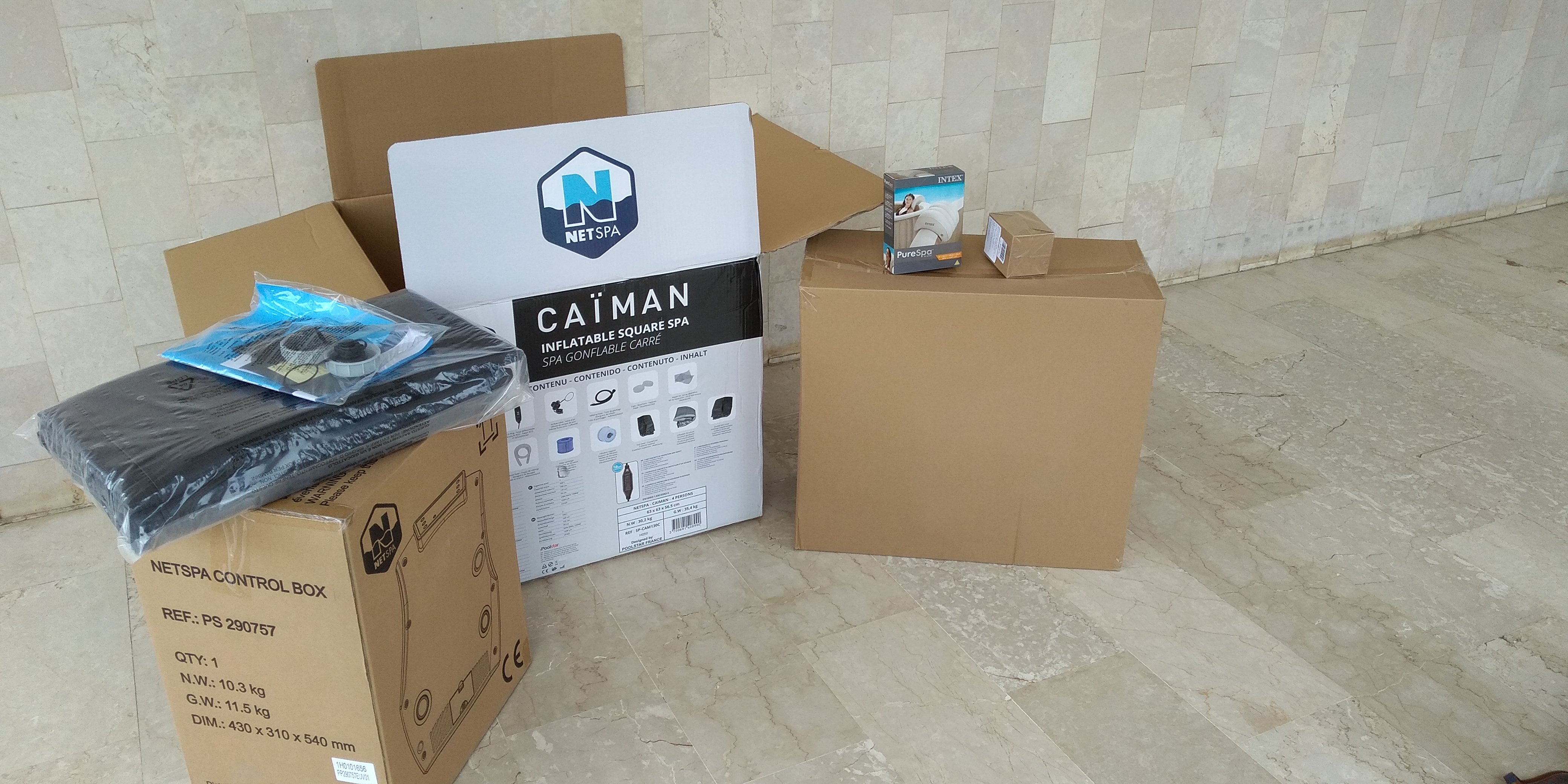 SPA gonflable carré