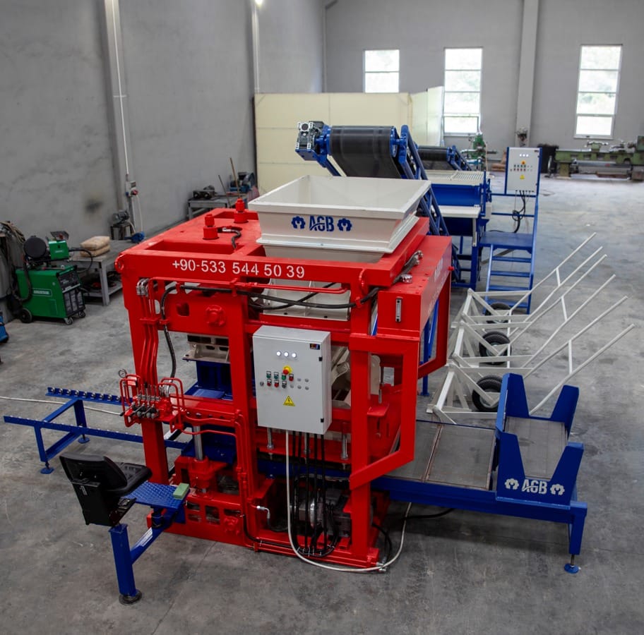 Machine à Blocs de Béton (Parpaings, Pavés, Bordures, etc.)