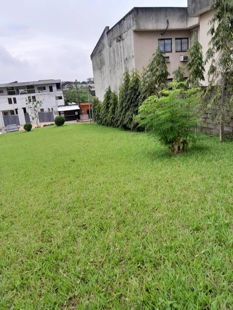 VENTE DE TERRAIN A LA RIVIERA ATTOBAN VENTE DE TERRAIN A LA RIVIERA ATTOBAN