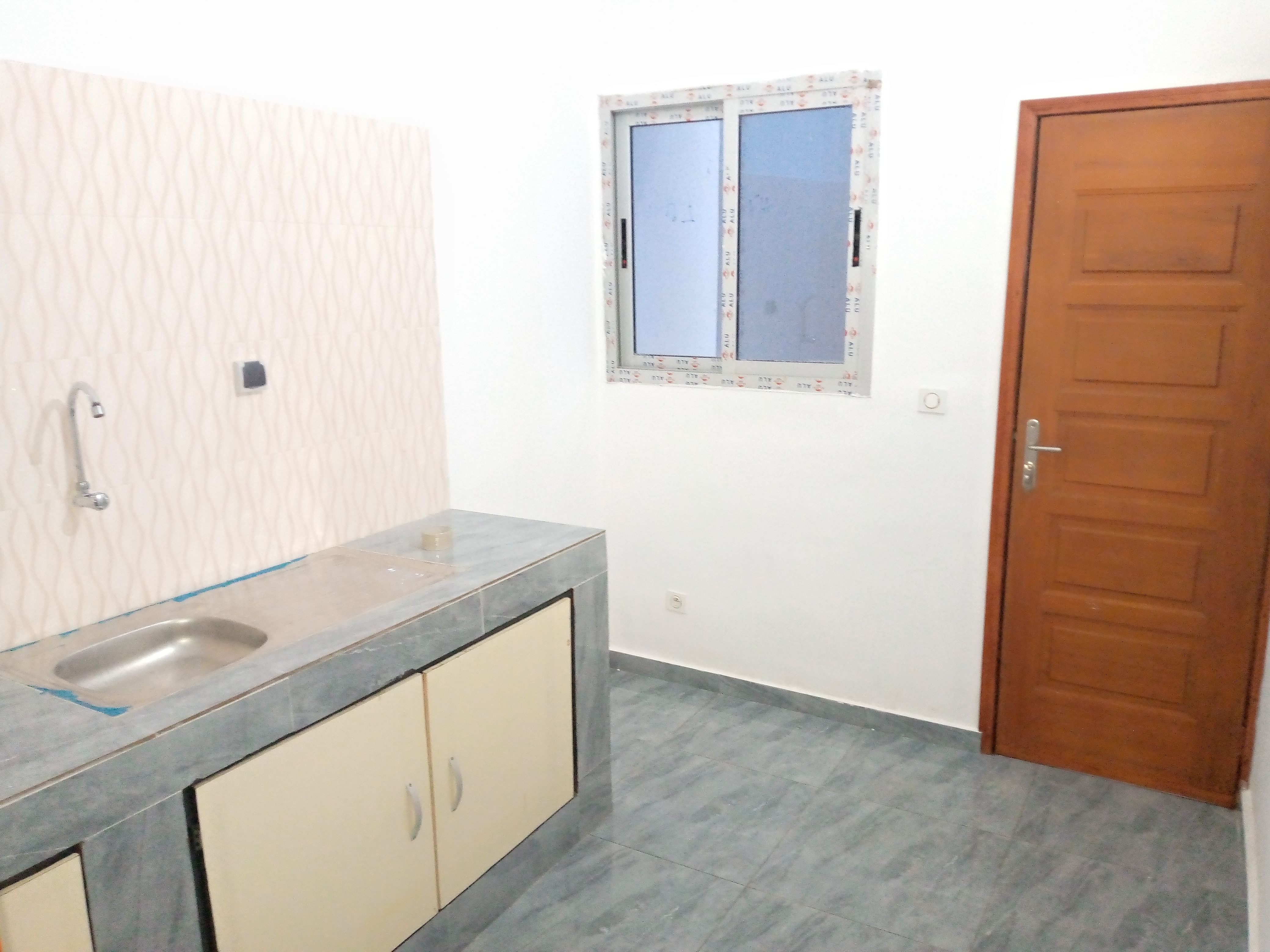 Route de Bassam A Anani Port Bouet