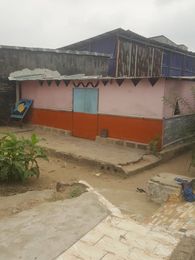 DEMI TERRAIN A NKOUIKOU