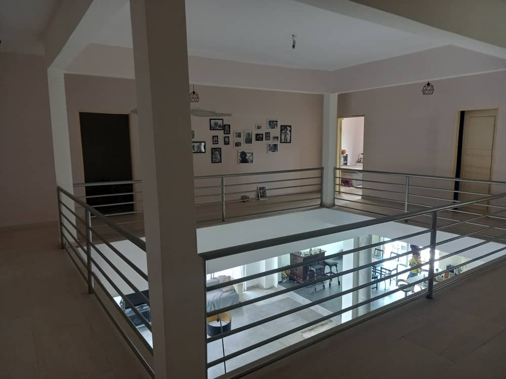 À LOUER UNE VILLA AVEC PISCINE À BAGUIDA