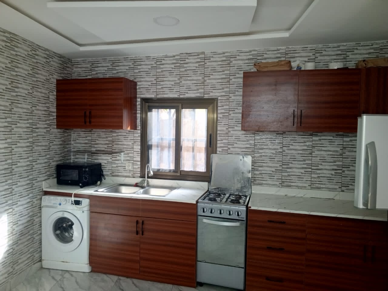 LIQUIDATION D'UNE VILLE MEUBLÉE À AMANDAHOMÉ