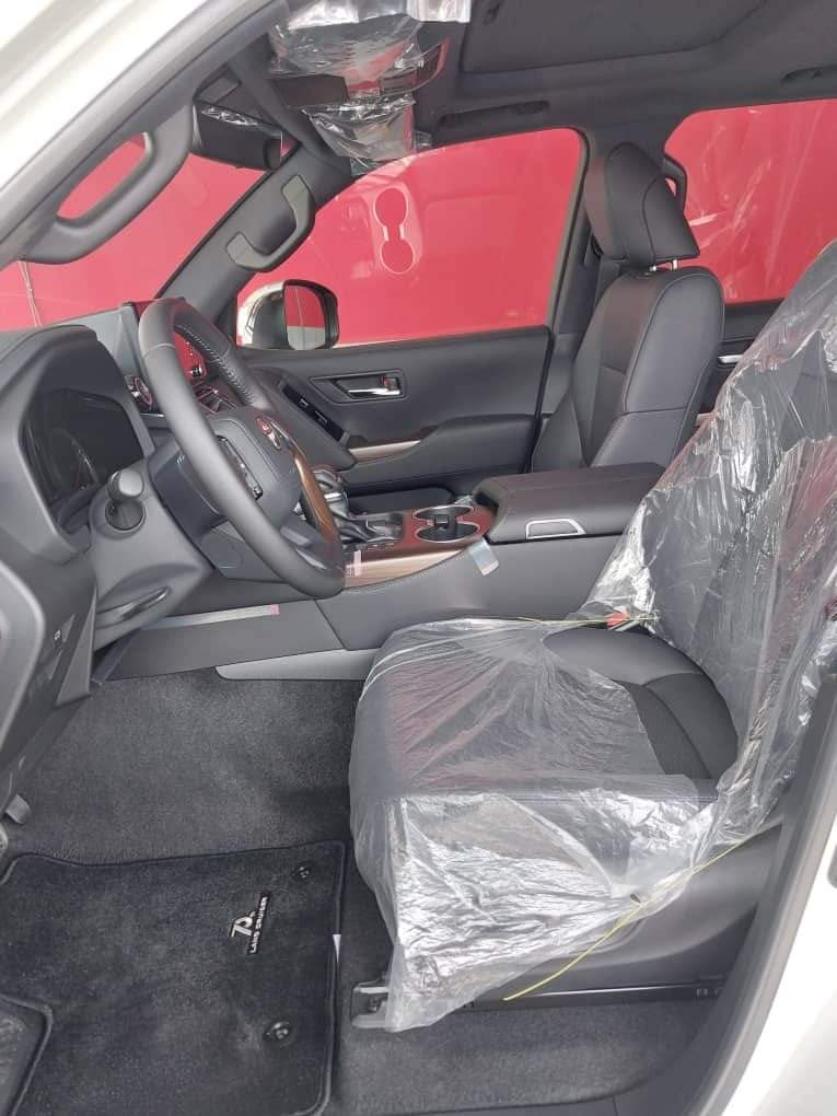 TOYOTA Land Cruiser VX