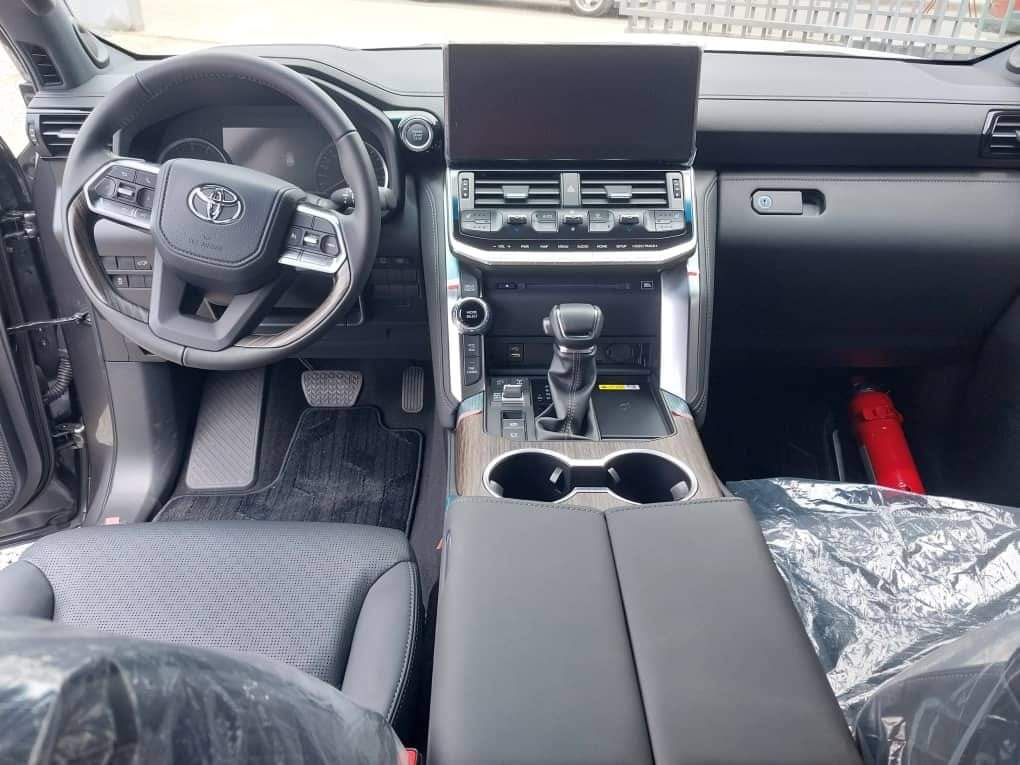 TOYOTA Land Cruiser VX-R