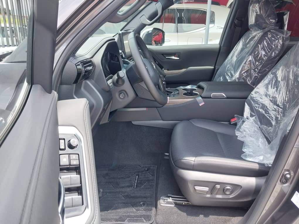 TOYOTA Land Cruiser VX-R