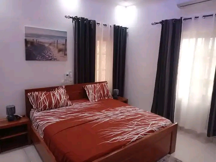 Appartement meublé haut standing d'une chambre un salon (2 pièces) à Cotonou Fidjrossè