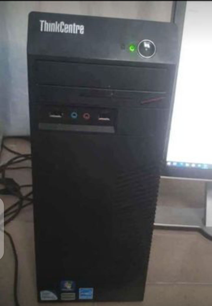 Unité Centrale d'ordinateur bureau Lenovo Dual core Unité Centrale d'ordinateur bureau Lenovo Dual core