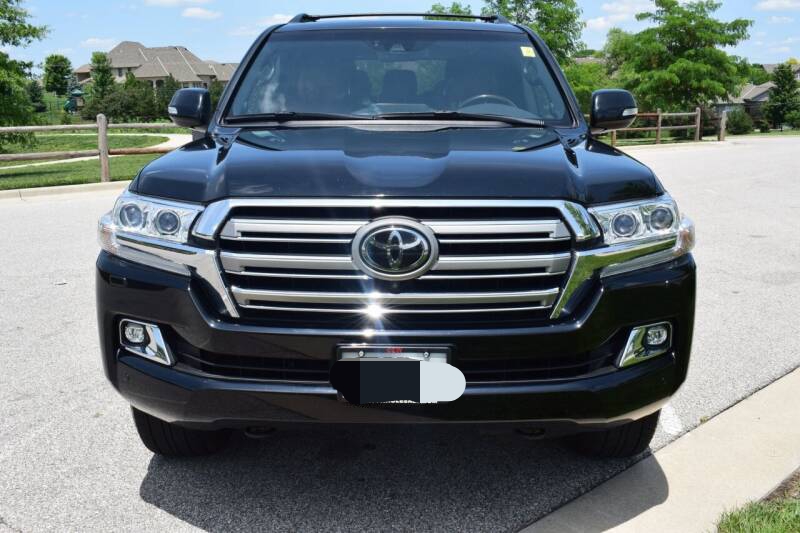 2019 Toyota land cruiser AWD GCC SUV 2019 Toyota land cruiser AWD GCC SUV