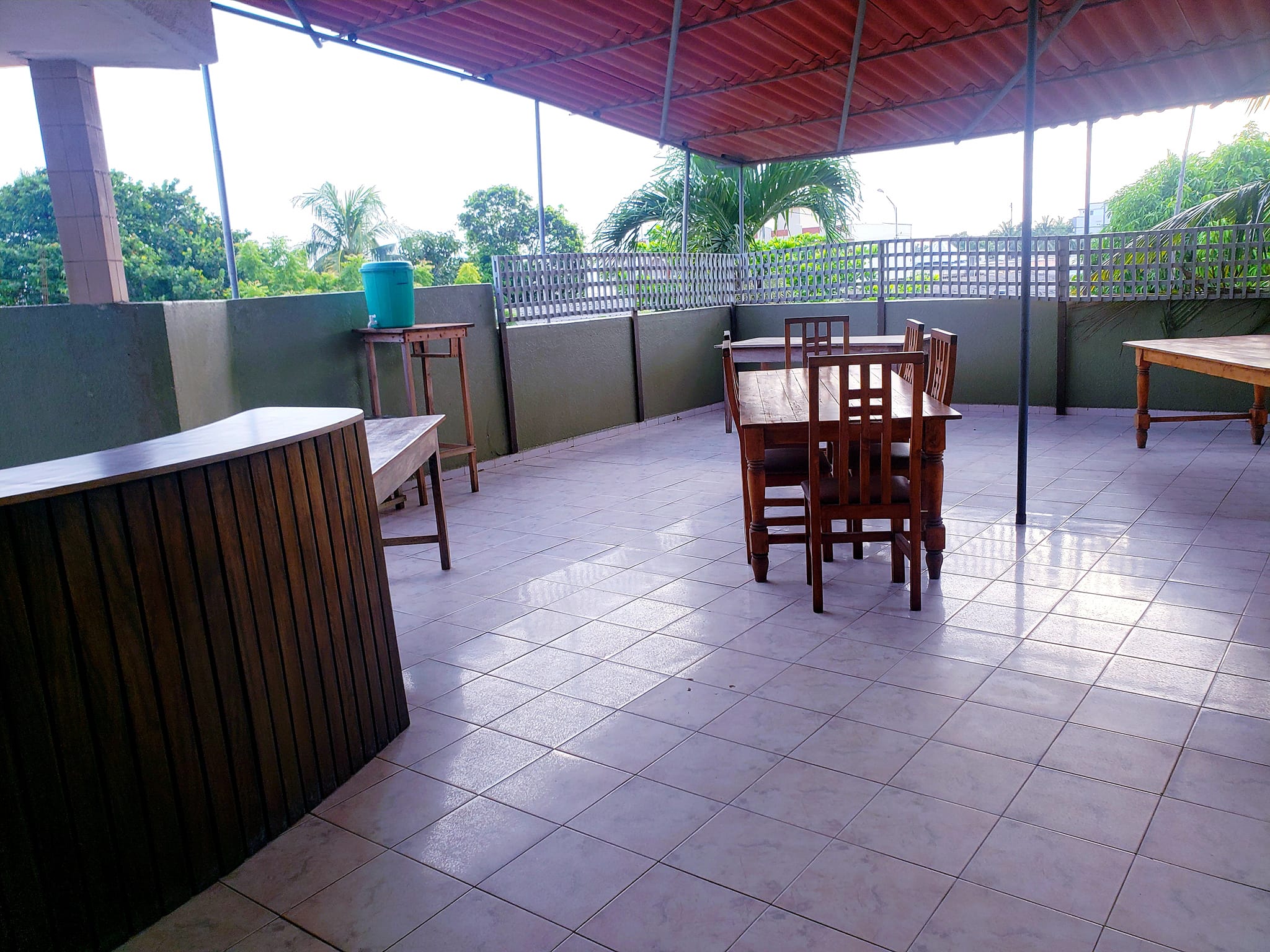 HÔTEL A BAILLER / POSSIBILITÉ DE LOUER EN VILLA NON MEUBLÉE