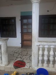 DEMI PARCELLE AVEC MAISON