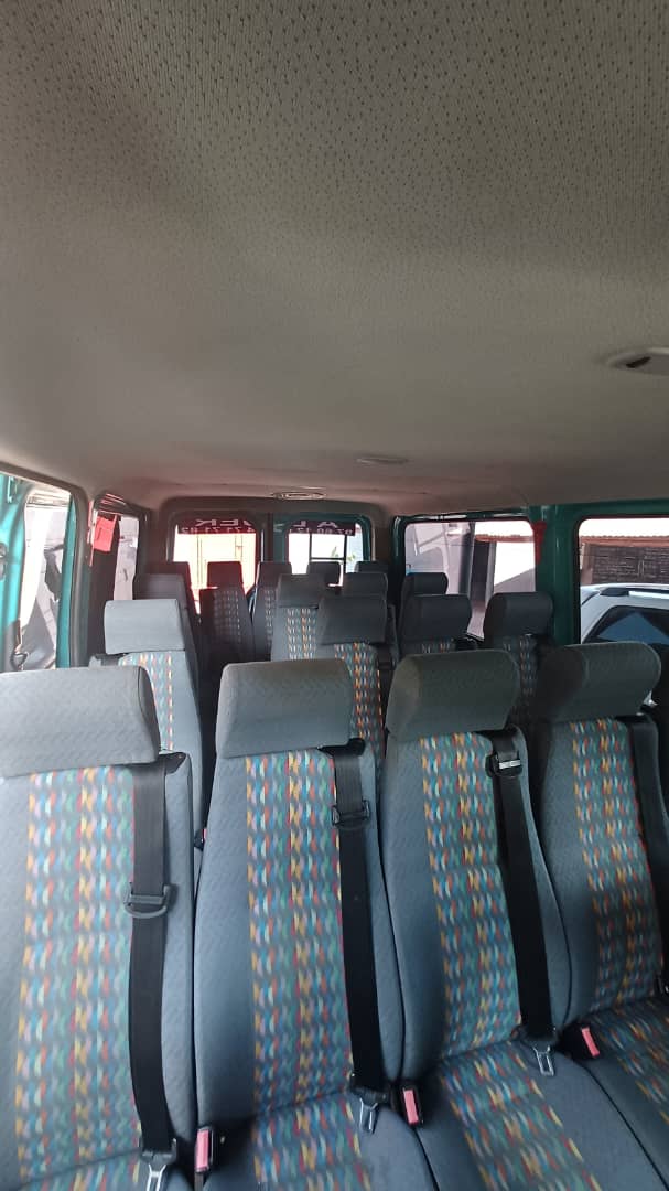 BUS NEUF MERCEDES SPRINTER ANNÉE 2011 PLACES 22