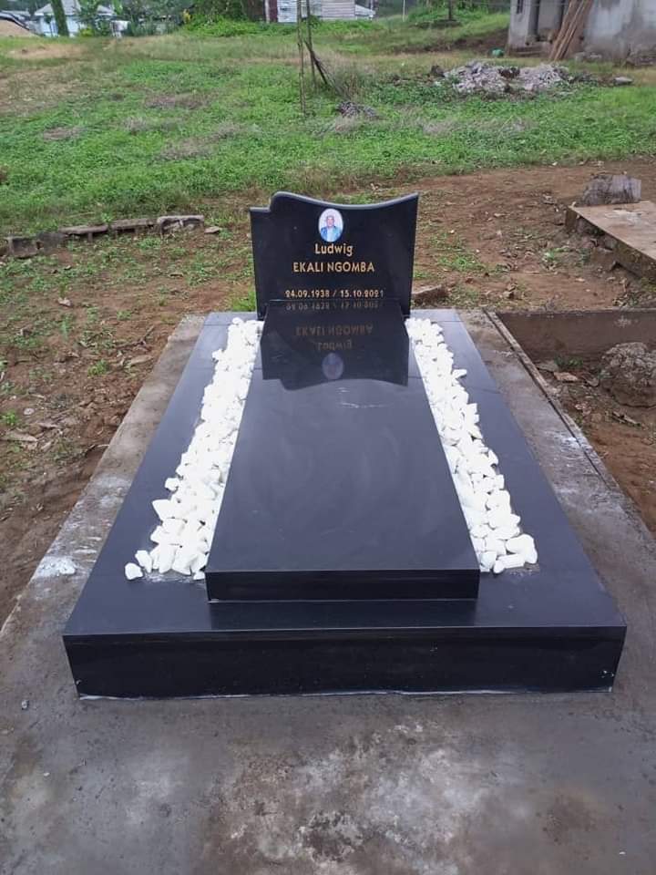 pierre tombale du Cameroun