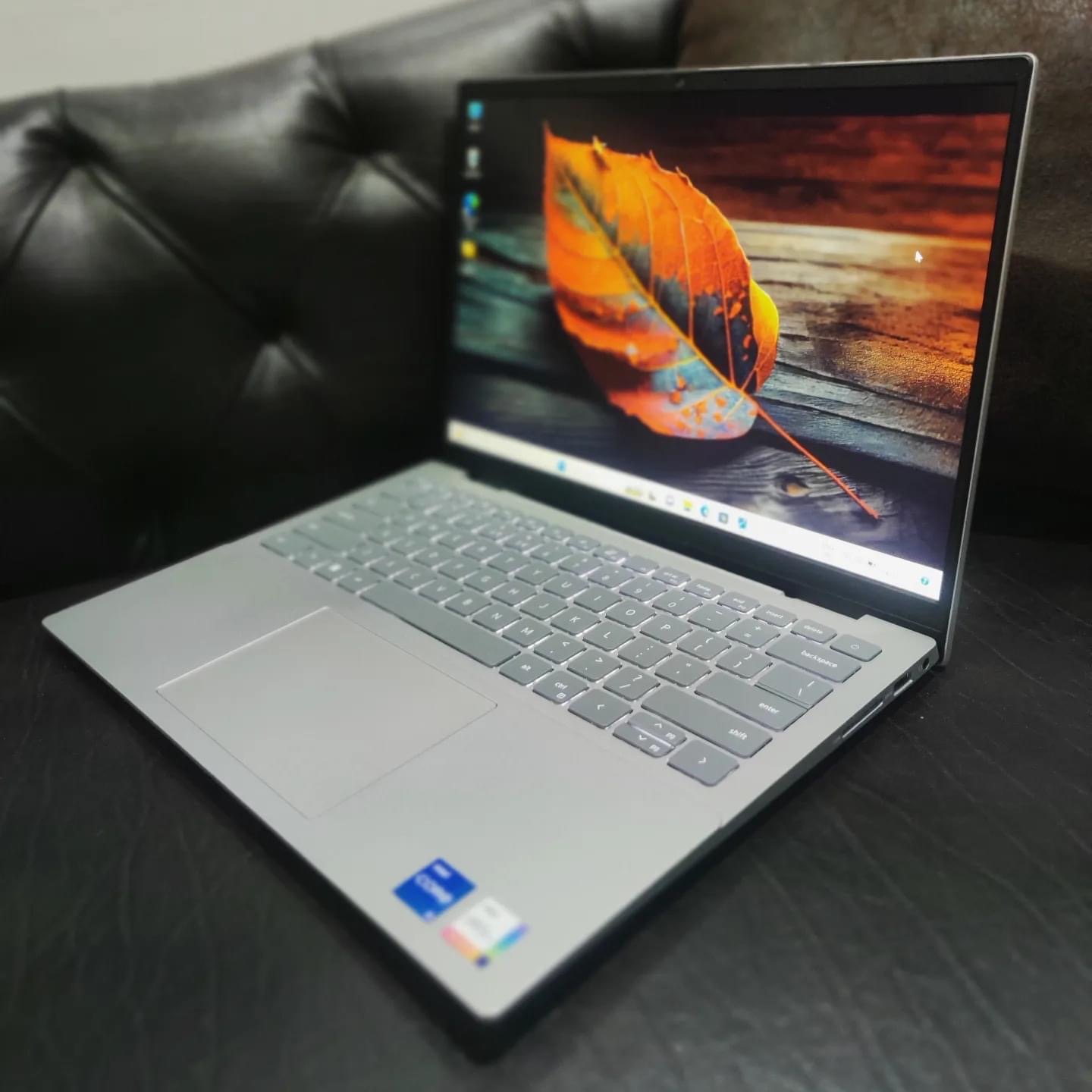 DEll inspiron 14 core i7 13Th gen/ 16 Giga RAM/ 1 téra SSD/ graphic irix