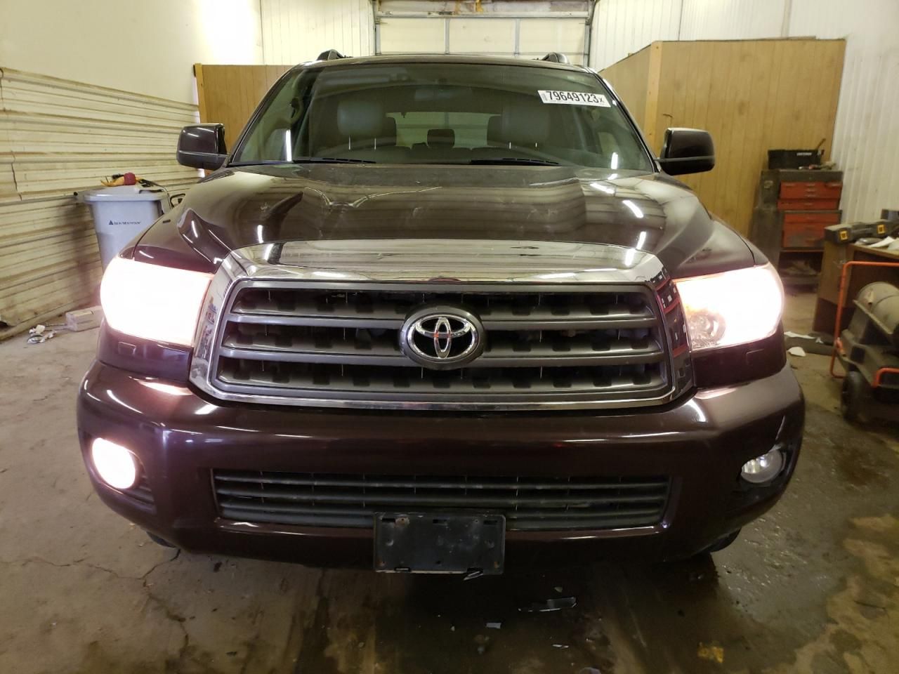 2013 TOYOTA SEQOUIA SR5 2013 TOYOTA SEQOUIA SR5