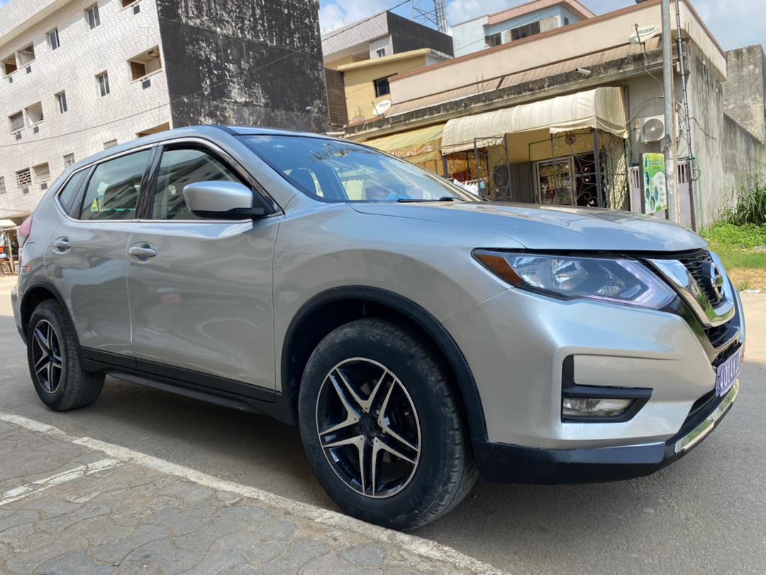 NISSAN ROGUE ANNÉE 2018 FULL OPTION