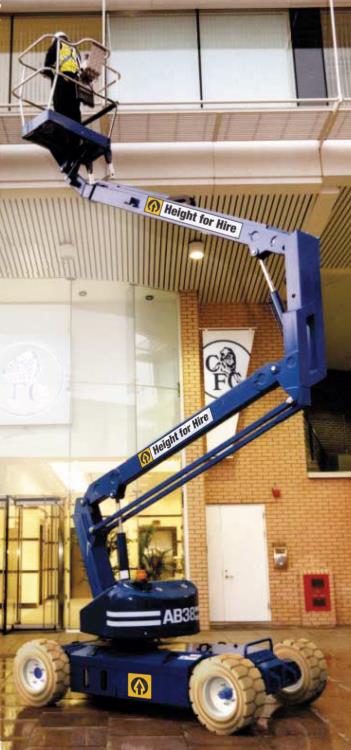 LOCATION ET VENTE DE NACELLES ELEVATRICES AUTOMOTRICES ET CHARIOTS TELESCOPIQUES