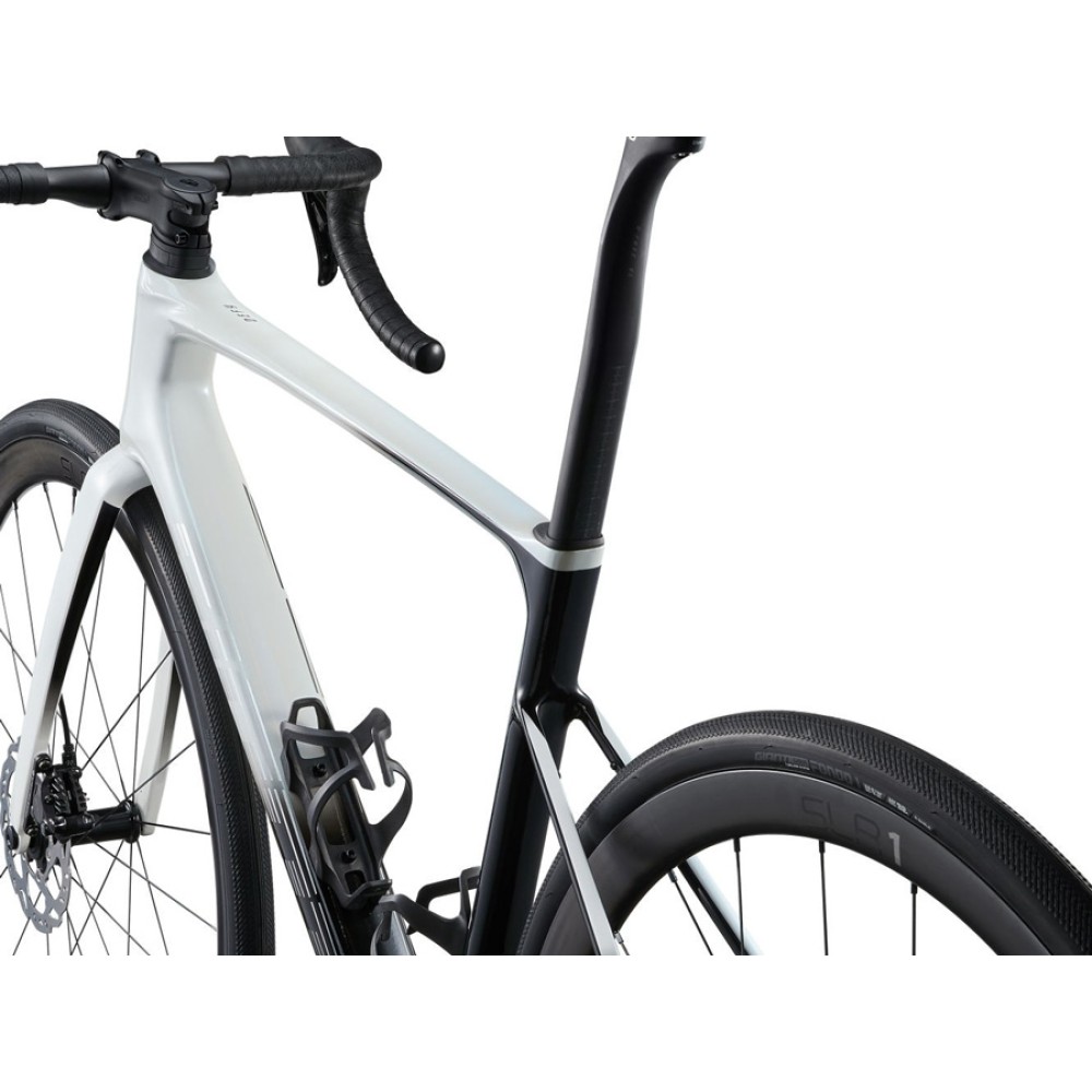 2024 Giant Defy Advanced Pro 1 Road Bike (PIENARBIKESHOP) 2024 Giant Defy Advanced Pro 1 Road Bike (PIENARBIKESHOP)