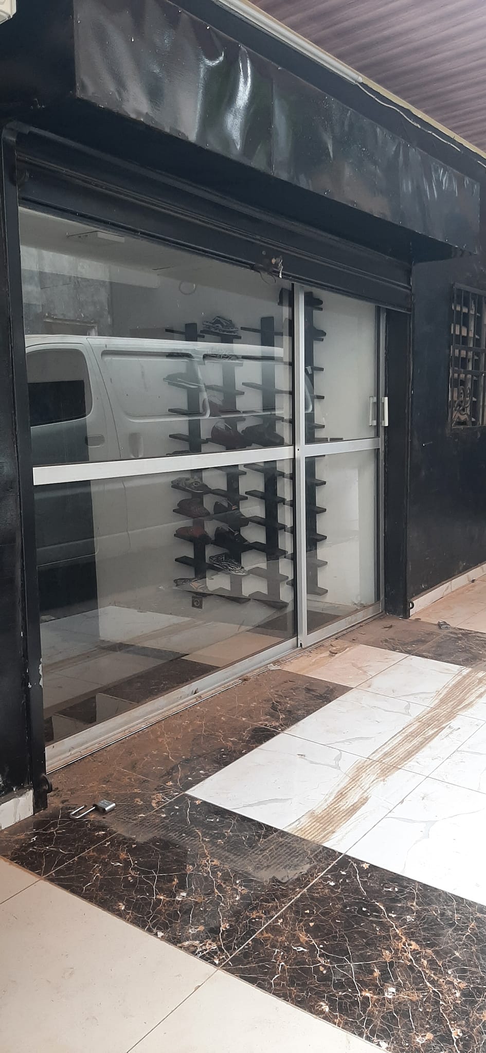 local commercial a louer