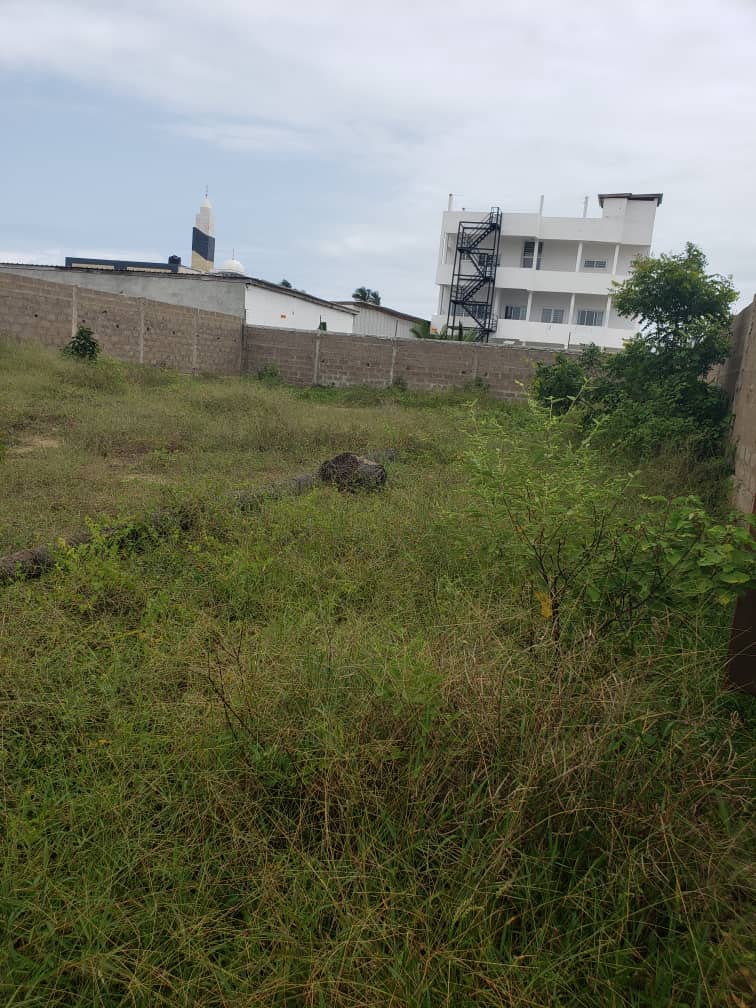 DEUX PARCELLES À FIDJROSSÈ TOGBIN ROUTE DES PÊCHES BIEN POSITIONNÉES