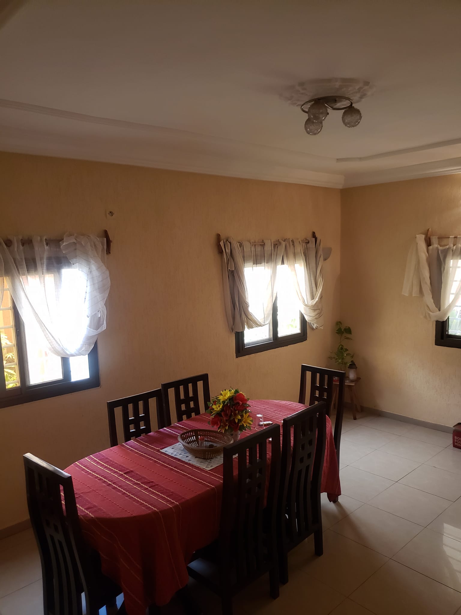 Villa à louer à Totsi